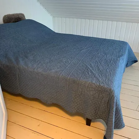 The Red Fjordhouse Malsnes