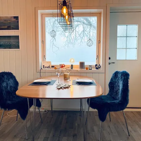 بيت للعطل The Red Fjordhouse Malsnes
