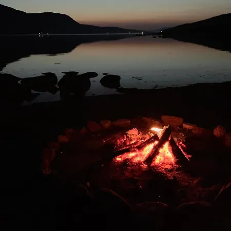 The Red Fjordhouse Malsnes